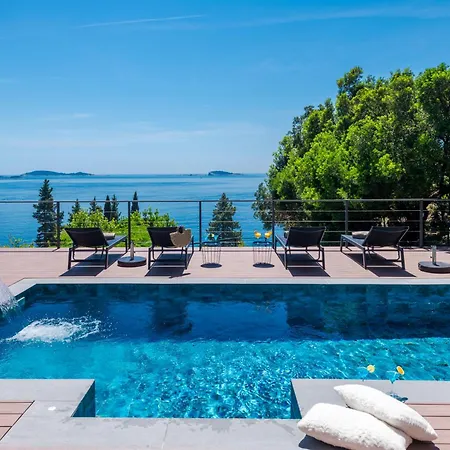 Vila Hortensia-with Private Pool And Beaches Front