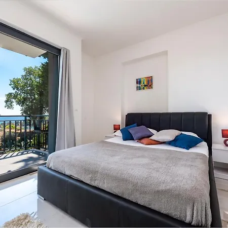 Hortensia-with Private Pool And Beaches Front *