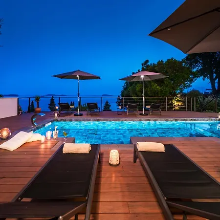 Hortensia-with Private Pool And Beaches Front