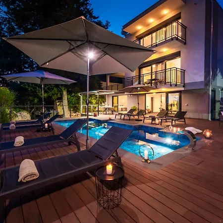 Villa Hortensia-with Private Pool And Beaches Front *