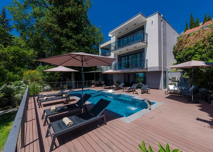 Villa Hortensia-with Private Pool And Beaches Front